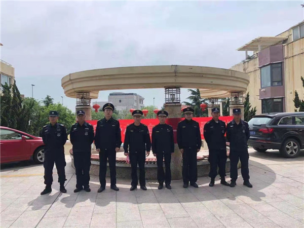 “為民辦實(shí)事”，嶗山一小區(qū)臨時(shí)地樁被再次清理