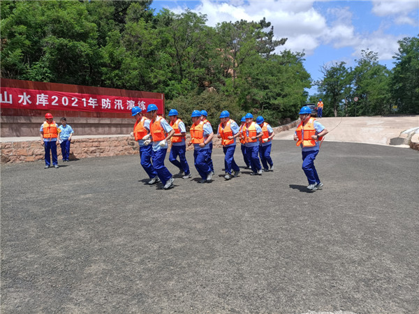 以練為戰(zhàn) -青島水務(wù)海潤自來水集團(tuán)開展2021年嶗山水庫防汛應(yīng)急演練